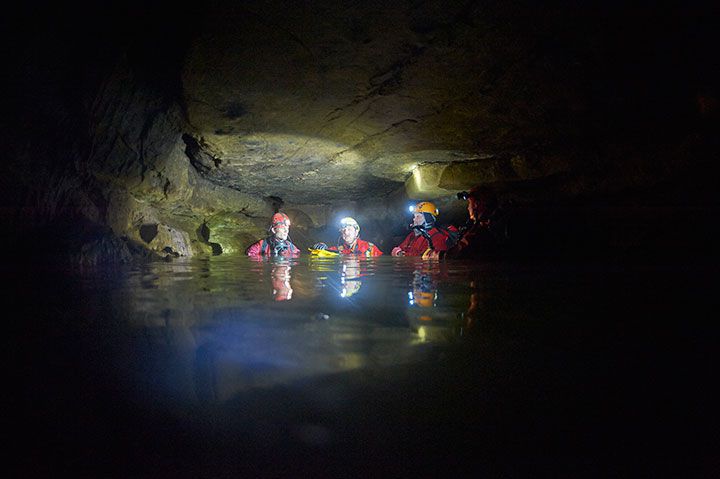 Scubamarine und die Chronos Redaktion testen die Sinn U2 S in der Falkensteiner Höhle